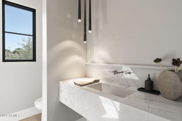 4220 N 57TH Place, Phoenix, AZ 85018