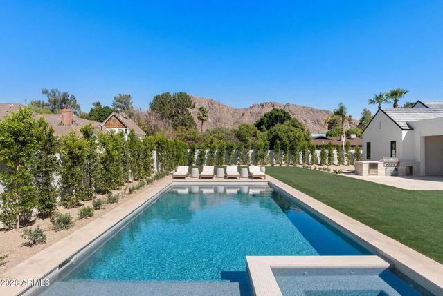 4220 N 57TH Place, Phoenix, AZ 85018