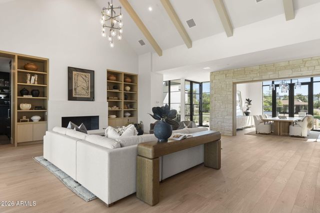 4220 N 57TH Place, Phoenix, AZ 85018