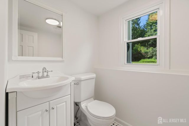 673 Colts Neck Road, Freehold, NJ 07728