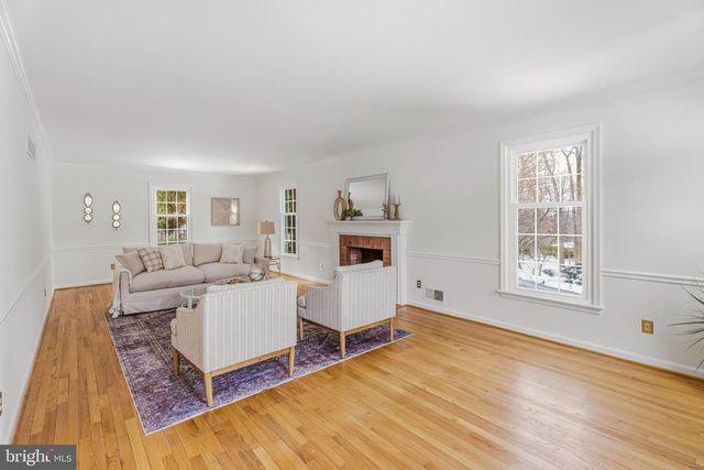 5 HOLLY BERRY CT, Glen Arm, MD 21057