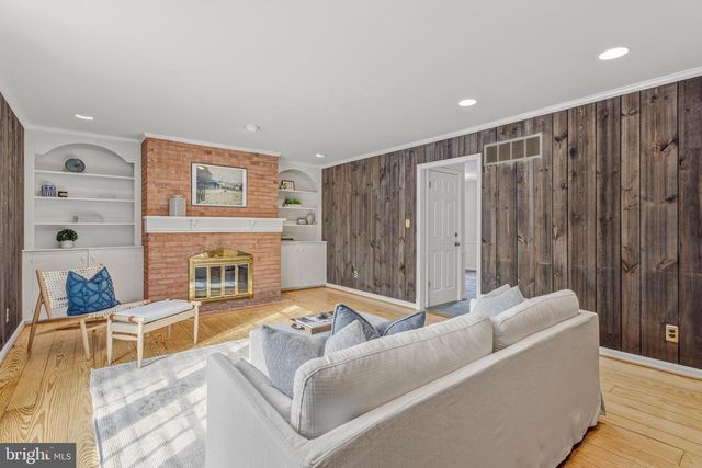 5 HOLLY BERRY CT, Glen Arm, MD 21057