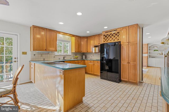 5 HOLLY BERRY CT, Glen Arm, MD 21057