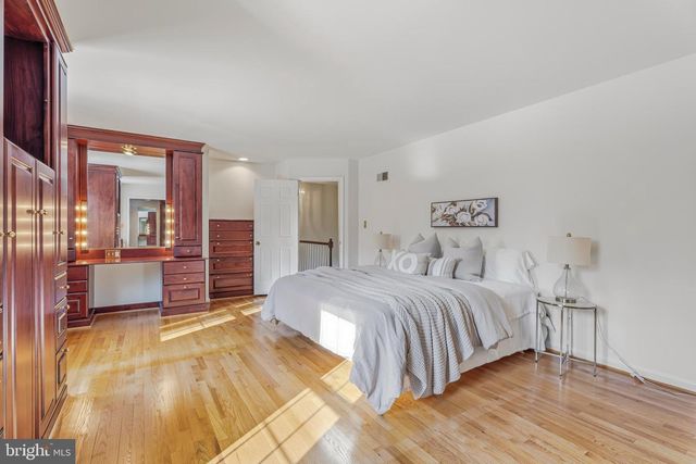 5 HOLLY BERRY CT, Glen Arm, MD 21057