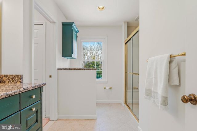 5 HOLLY BERRY CT, Glen Arm, MD 21057