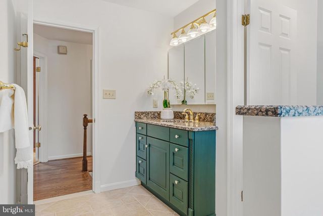 5 HOLLY BERRY CT, Glen Arm, MD 21057