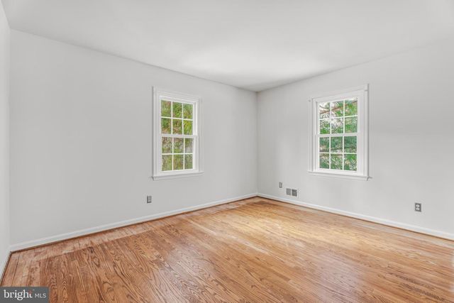 5 HOLLY BERRY CT, Glen Arm, MD 21057