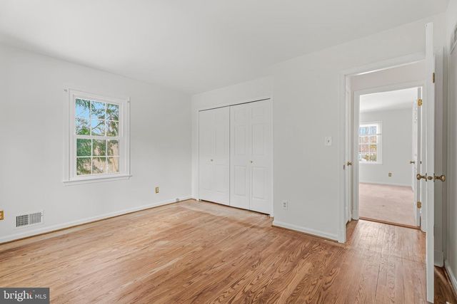 5 HOLLY BERRY CT, Glen Arm, MD 21057