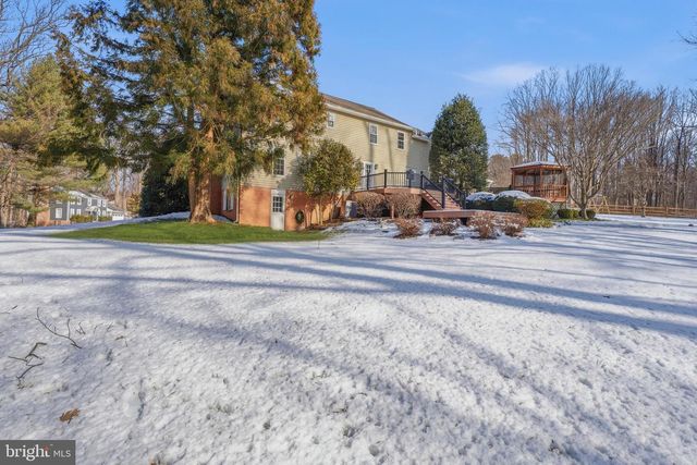 5 HOLLY BERRY CT, Glen Arm, MD 21057