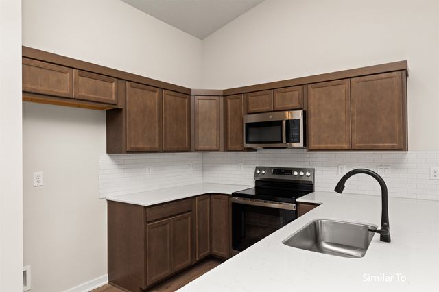 1203 NW Petersen Drive, Waukee, IA 50263