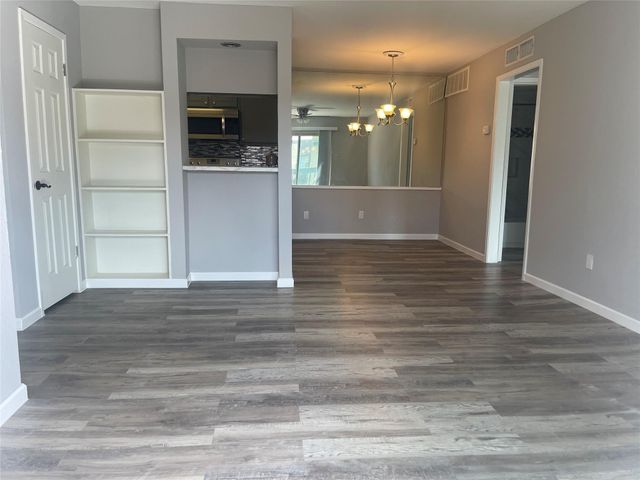 1516 Bay Area Boulevard F6, Houston, TX 77058