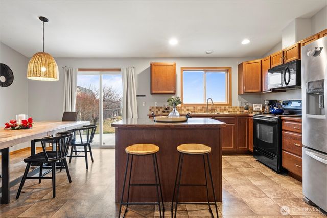 682 L St SE, Ephrata, WA 98823