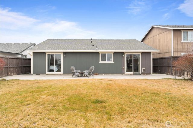 682 L St SE, Ephrata, WA 98823