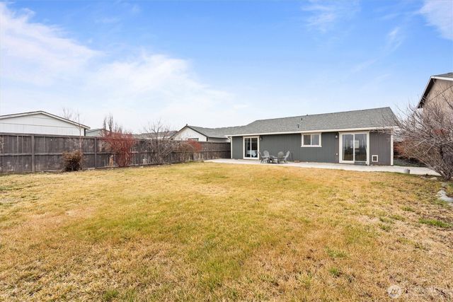 682 L St SE, Ephrata, WA 98823