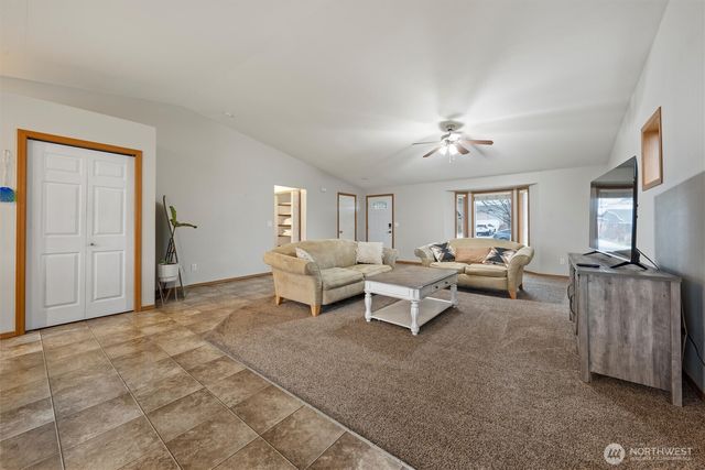 682 L St SE, Ephrata, WA 98823