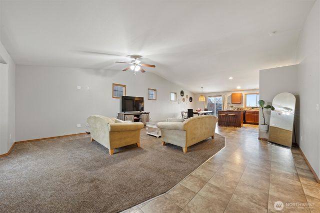 682 L St SE, Ephrata, WA 98823