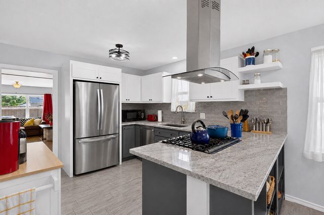 7611 El Pensador Drive, Dallas, TX 75248