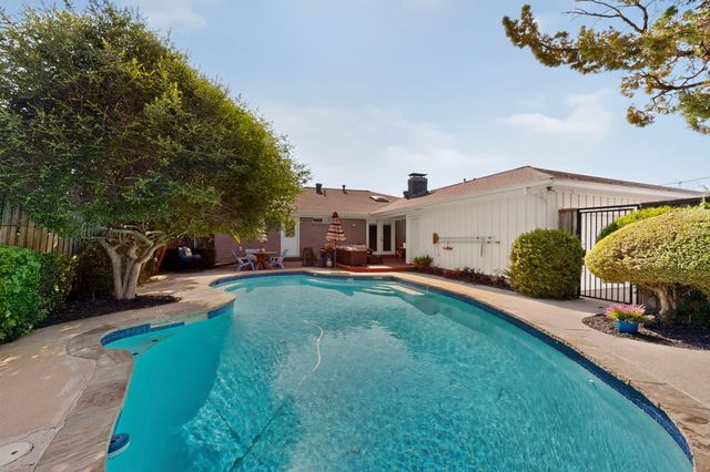 7611 El Pensador Drive, Dallas, TX 75248
