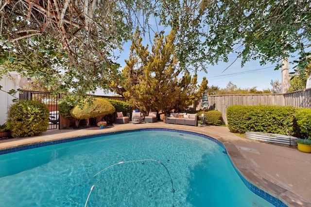 7611 El Pensador Drive, Dallas, TX 75248