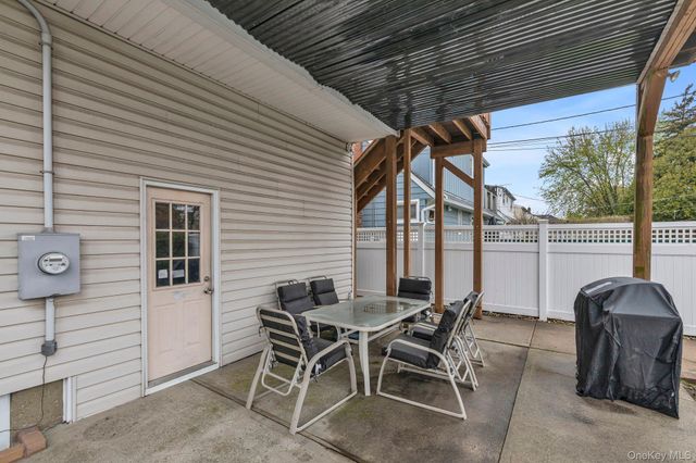 57 Cedar Street, Hicksville, NY 11801