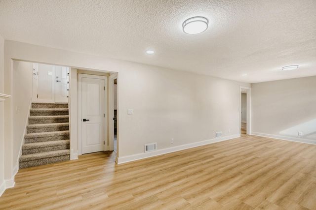 13850 Garrett Avenue, Apple Valley, MN 55124