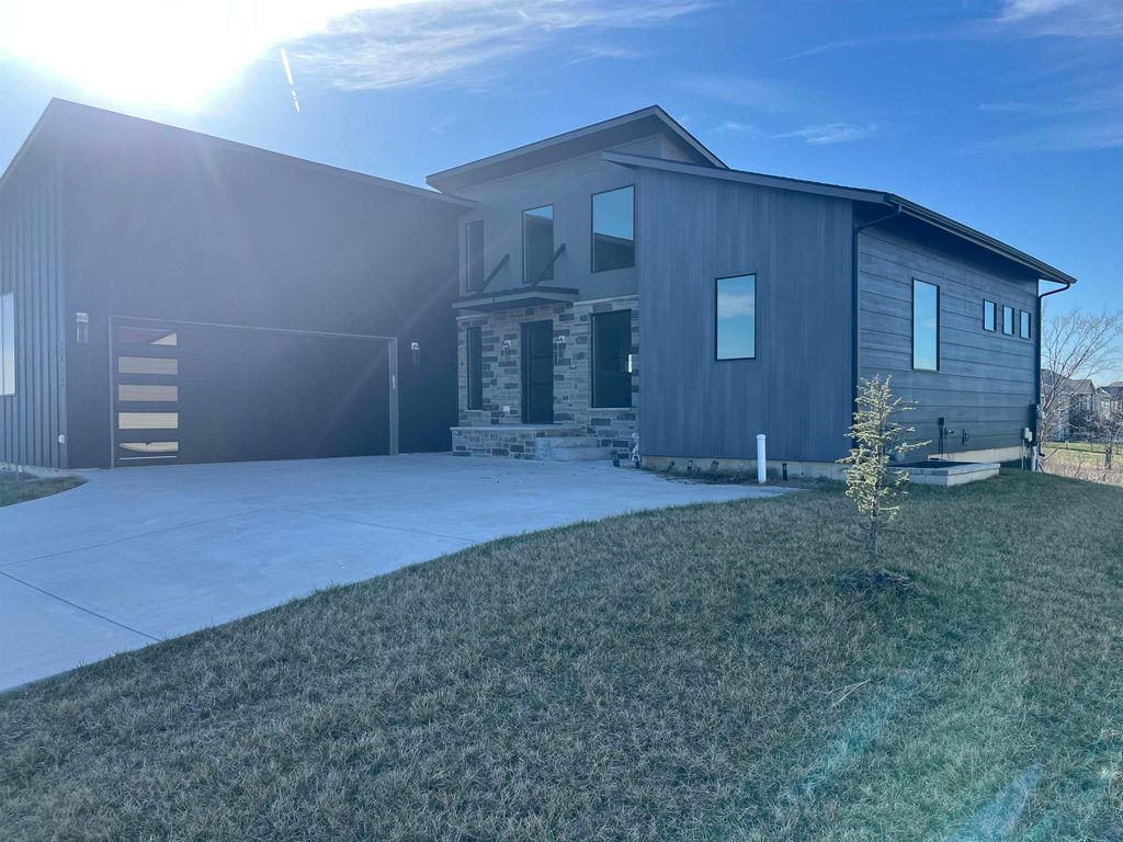 3413 S capri, Wichita, KS 67210