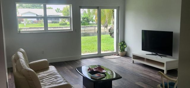 6802 NW 74th Place, Tamarac, FL 33321