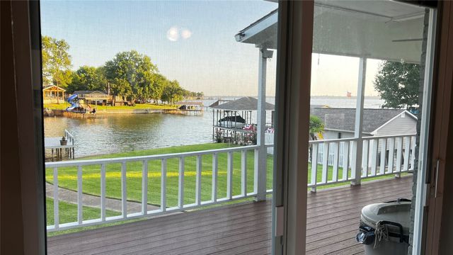 160 Santa Monica Drive, Mabank, TX 75156