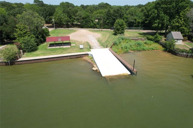160 Santa Monica Drive, Mabank, TX 75156