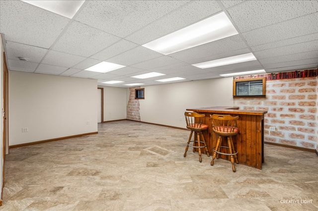 1652 Hilda Drive, Lake Holiday, IL 60548