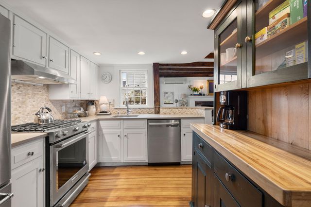 558A Commercial Street, Provincetown, MA 02657