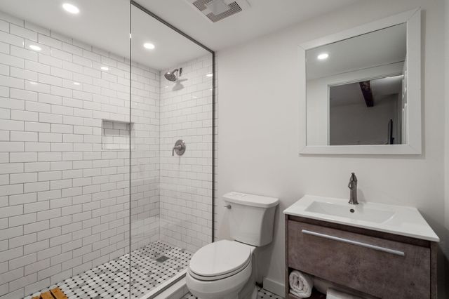 558A Commercial Street, Provincetown, MA 02657