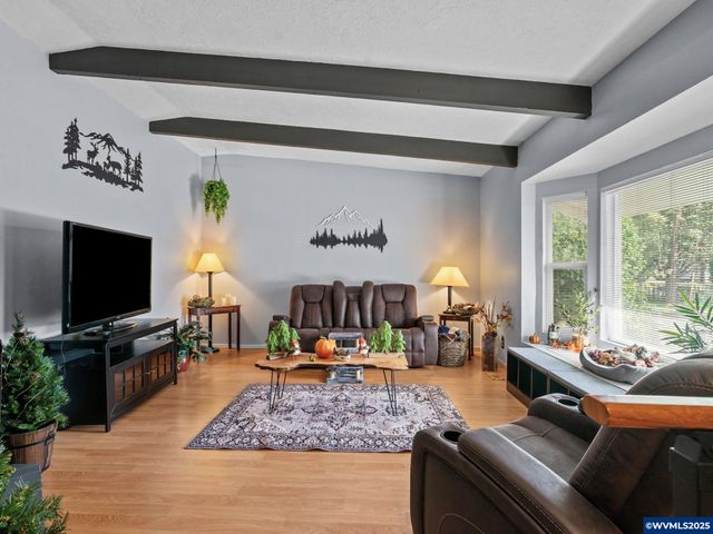 999 Cedar Wy SE, Salem, OR 97302