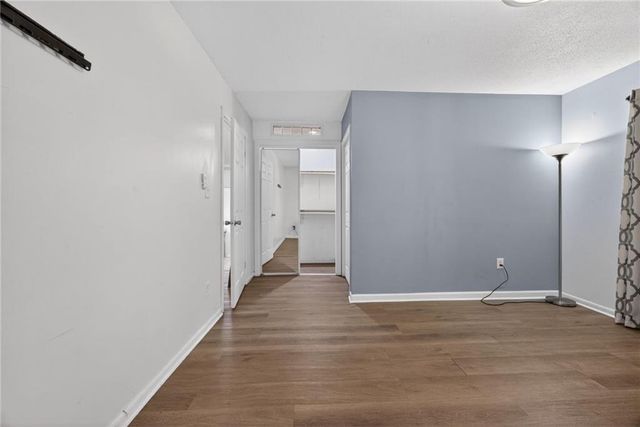 6249 E 9th Street, Kansas City, MO 64125