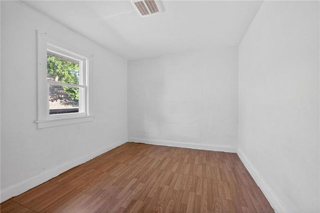 6249 E 9th Street, Kansas City, MO 64125