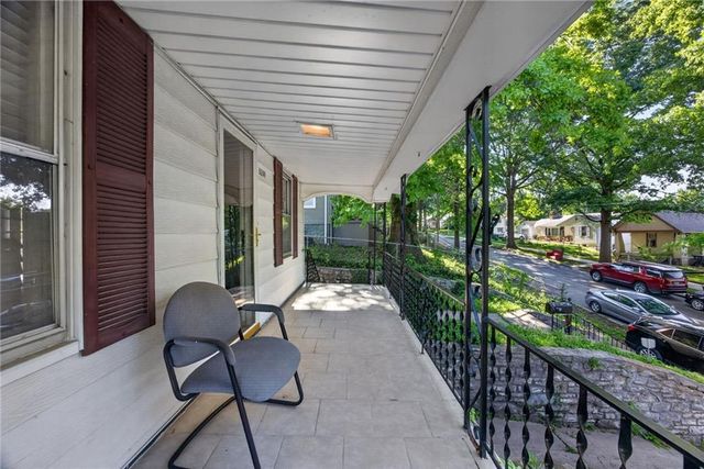 6249 E 9th Street, Kansas City, MO 64125