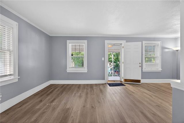 6249 E 9th Street, Kansas City, MO 64125