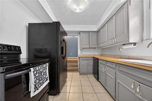 6249 E 9th Street, Kansas City, MO 64125