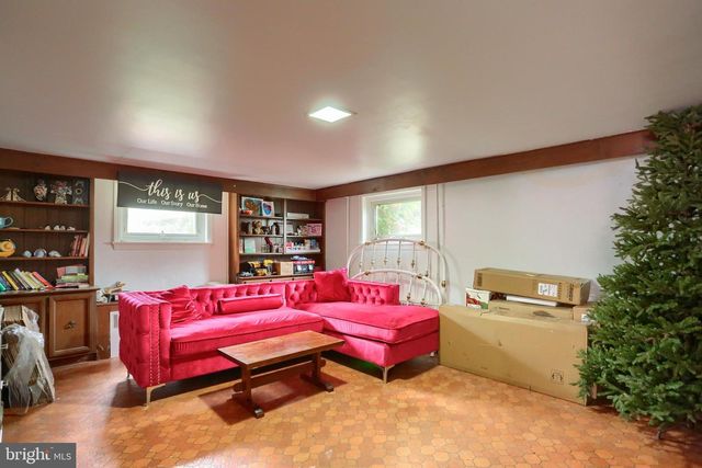 2700 ROYAL, Lancaster, PA 17603