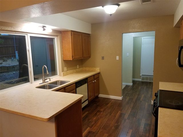1702 Acorn Drive, Euless, TX 76039