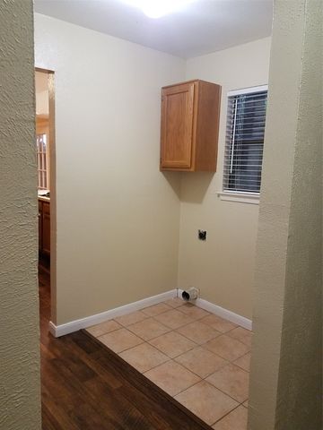 1702 Acorn Drive, Euless, TX 76039