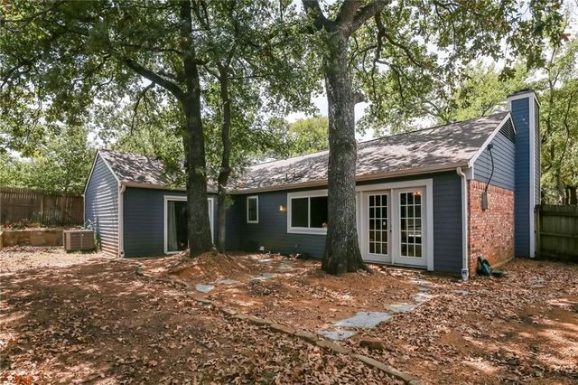 1702 Acorn Drive, Euless, TX 76039