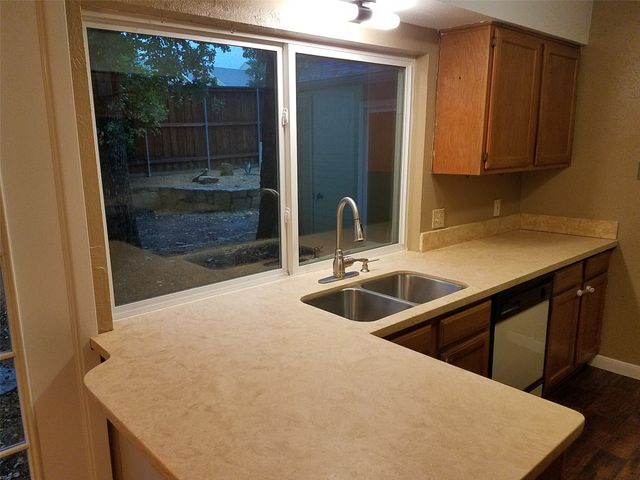 1702 Acorn Drive, Euless, TX 76039