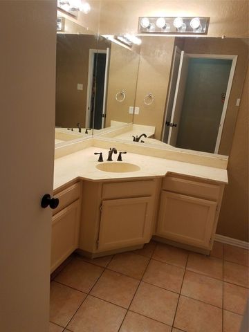 1702 Acorn Drive, Euless, TX 76039