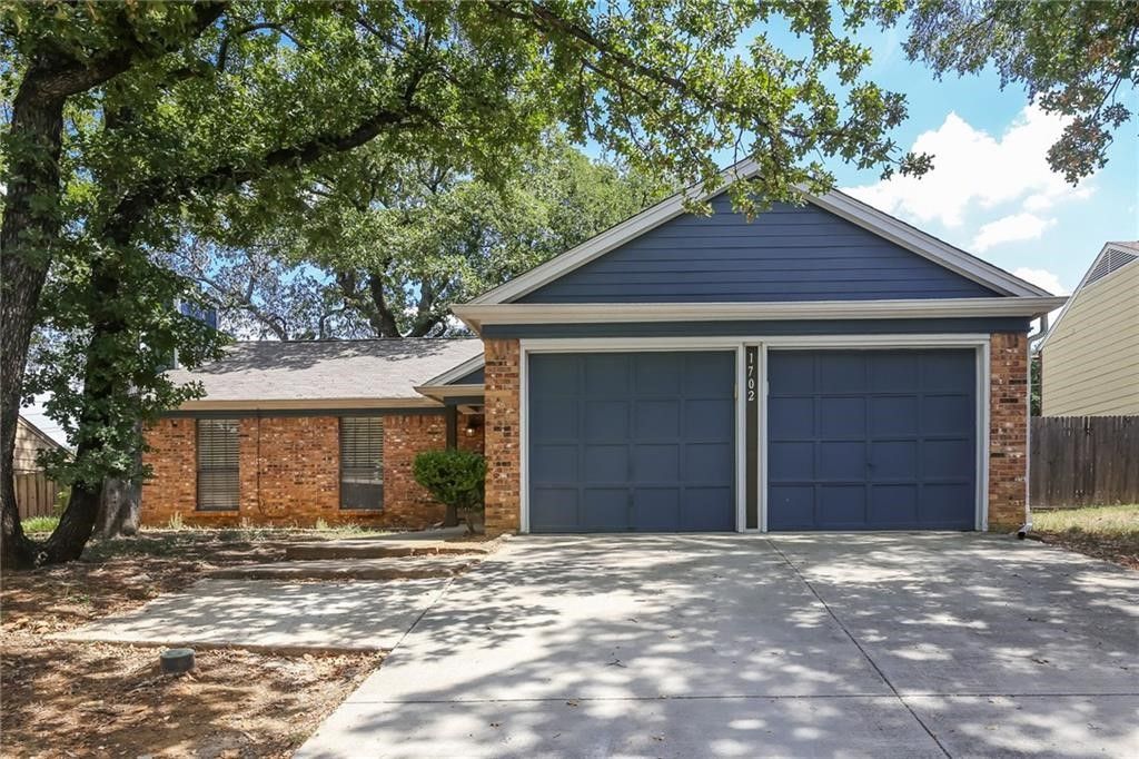 1702 Acorn Drive, Euless, TX 76039