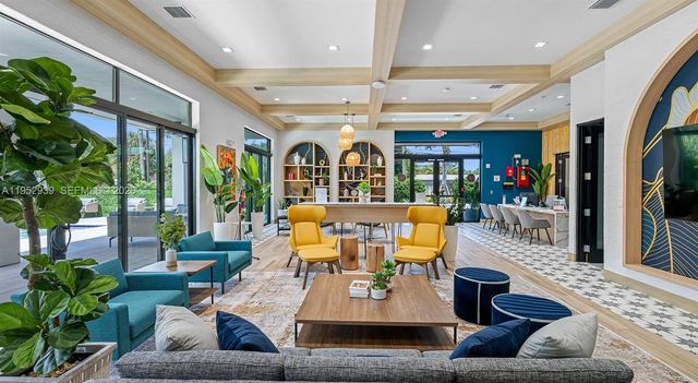 1001 NE 58th St A, Oakland Park, FL 33334