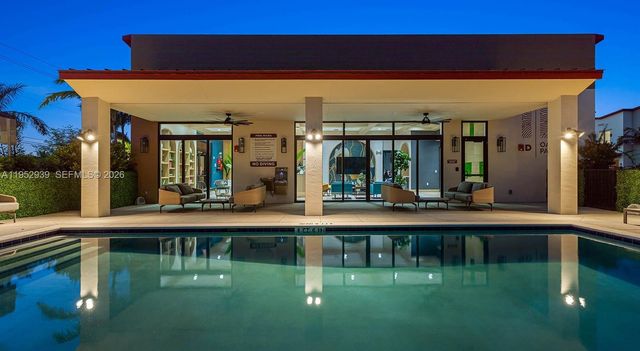 1001 NE 58th St A, Oakland Park, FL 33334