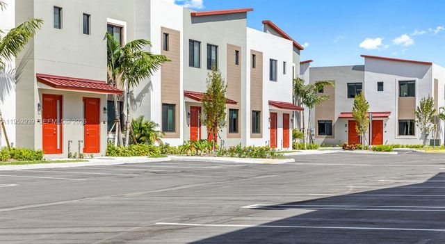 1001 NE 58th St A, Oakland Park, FL 33334