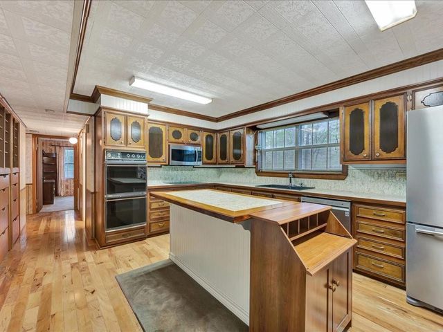 235 County Barn Rd, Lufkin, TX 75904