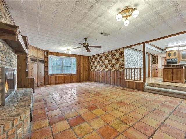 235 County Barn Rd, Lufkin, TX 75904